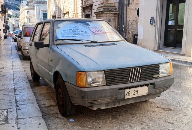 www.targhenere.net/gallery2/wp-content/uploads/2025/04/fiat_uno_45_-_1989_7.jpg