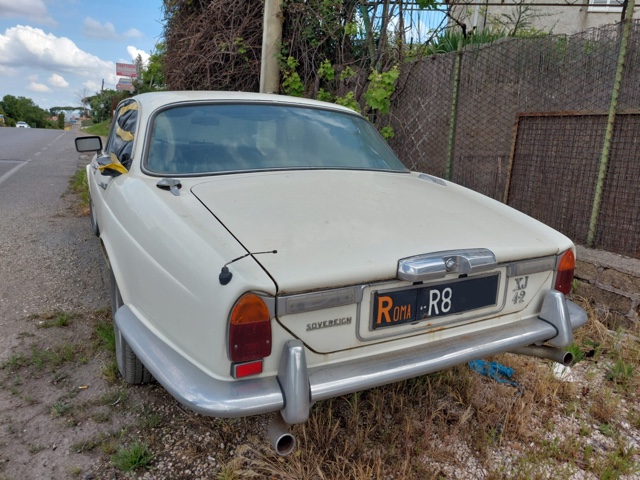 www.targhenere.net/gallery2/wp-content/uploads/2025/04/jaguarxj6bue_01.jpg