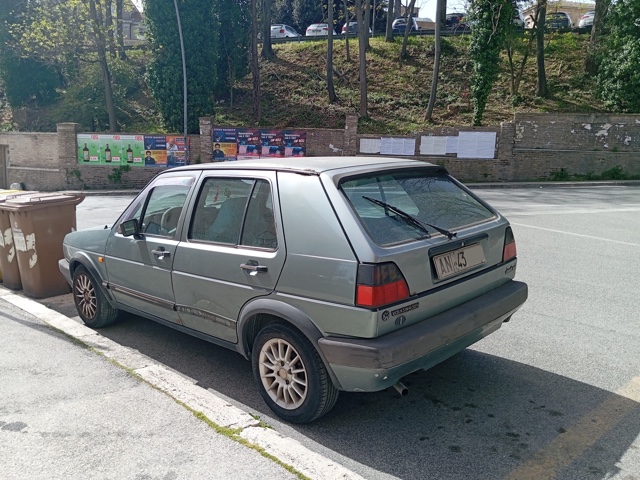 www.targhenere.net/gallery2/wp-content/uploads/2025/04/volkswagen_golf_13_gl_87_strabuzov_tn65384.jpg