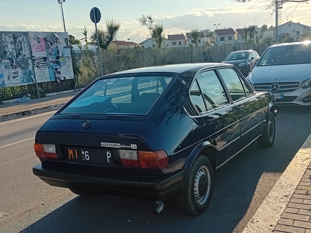 www.targhenere.net/gallery2/wp-content/uploads/2025/05/alfa_romeo_alfasud_ii_4p_13_tonymura_tn56771.jpg