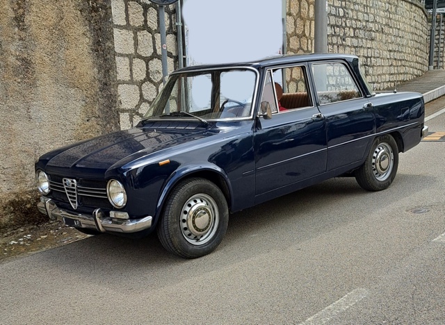 www.targhenere.net/gallery2/wp-content/uploads/2025/05/alfa_romeo_giulia_1300_ti_2.jpg