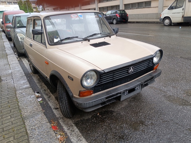www.targhenere.net/gallery2/wp-content/uploads/2025/05/autobianchi_a112_junior_mag25_front_blowup_tn28508.jpg