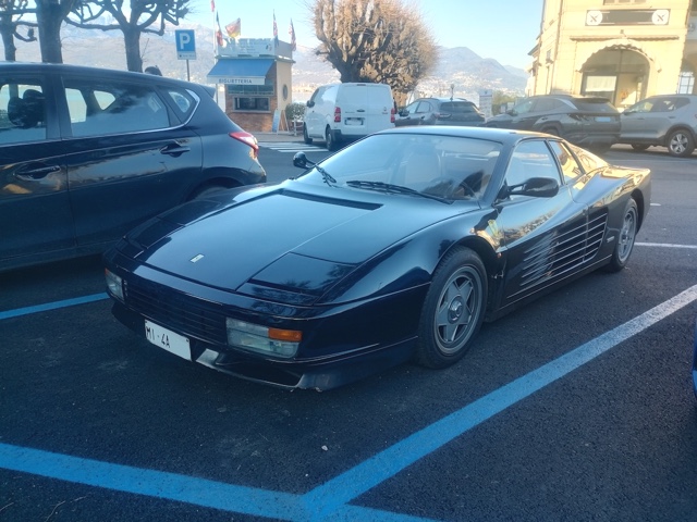 www.targhenere.net/gallery2/wp-content/uploads/2025/05/ferrari_testarossa_vista_ant.jpg