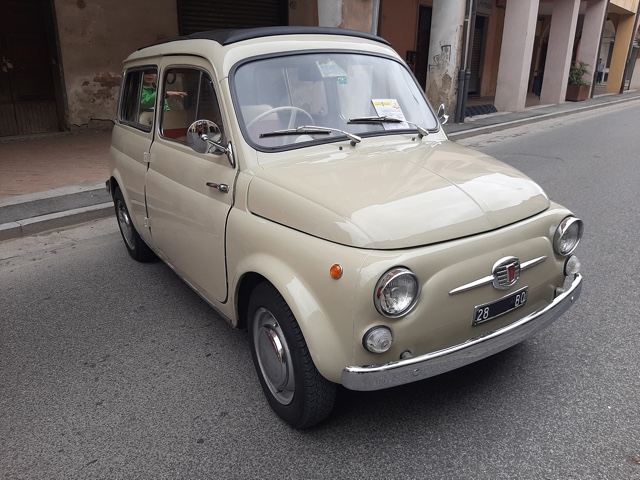 www.targhenere.net/gallery2/wp-content/uploads/2025/05/fiat_500_fronte.jpg