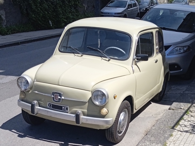 www.targhenere.net/gallery2/wp-content/uploads/2025/05/fiat_600_d_anteriore.jpg
