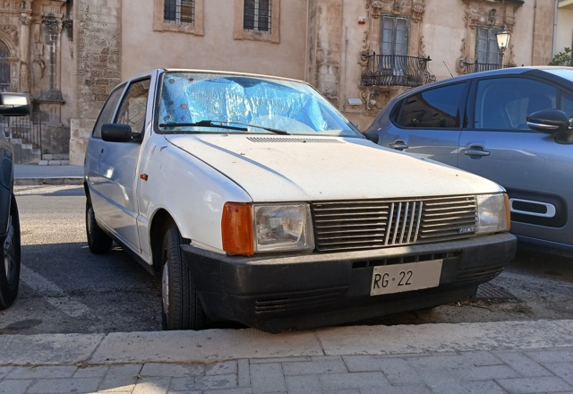 www.targhenere.net/gallery2/wp-content/uploads/2025/05/fiat_uno_45_-_1989_1.jpg