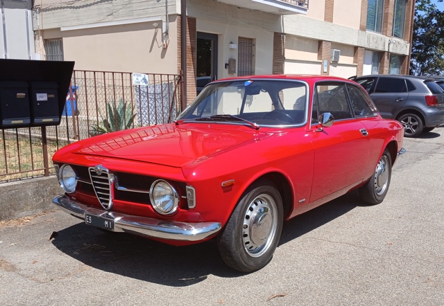 www.targhenere.net/gallery2/wp-content/uploads/2025/06/alfa_romeo_gt_1300_junior.jpg