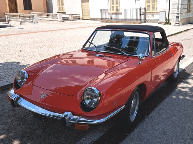www.targhenere.net/gallery2/wp-content/uploads/2025/06/fiat_850_spider_2.jpg