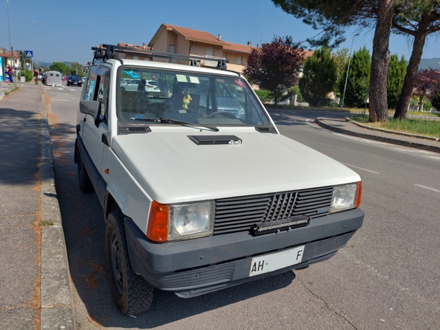 www.targhenere.net/gallery2/wp-content/uploads/2025/06/fiatpanda4x4bueant.jpg