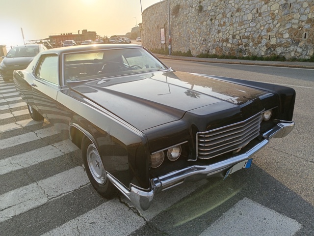 www.targhenere.net/gallery2/wp-content/uploads/2025/06/lincoln_continental_apr_25_front.jpg