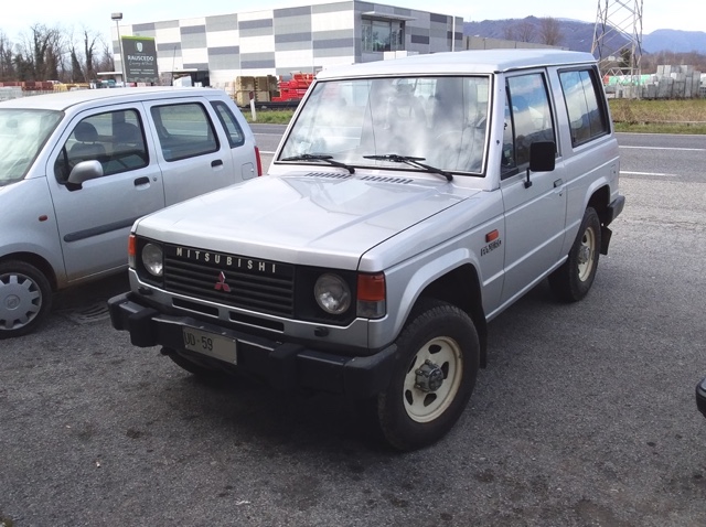 www.targhenere.net/gallery2/wp-content/uploads/2025/06/mitsubishi_pajero_25_turbo_1989_2.jpg