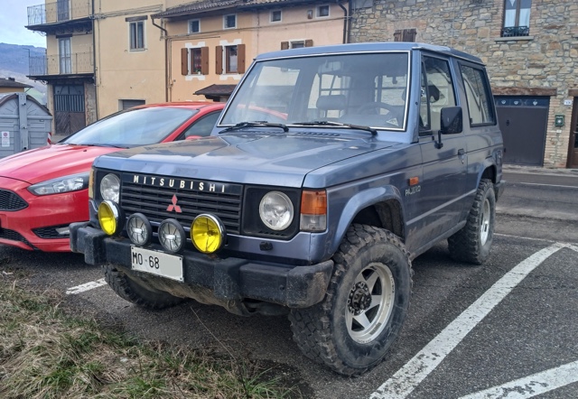 www.targhenere.net/gallery2/wp-content/uploads/2025/06/mitsubishi_pajero_td_mt_1.jpg
