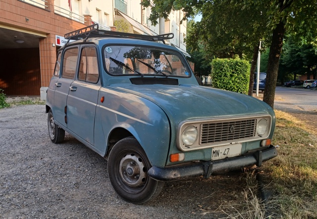 www.targhenere.net/gallery2/wp-content/uploads/2025/06/renault_4_-_1989_1.jpg