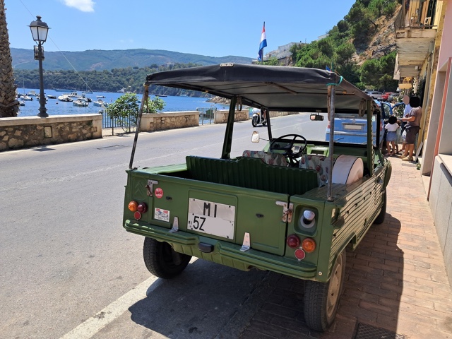 www.targhenere.net/gallery2/wp-content/uploads/2025/07/citroen_mehari_retro_oinotna_tn57069.jpg