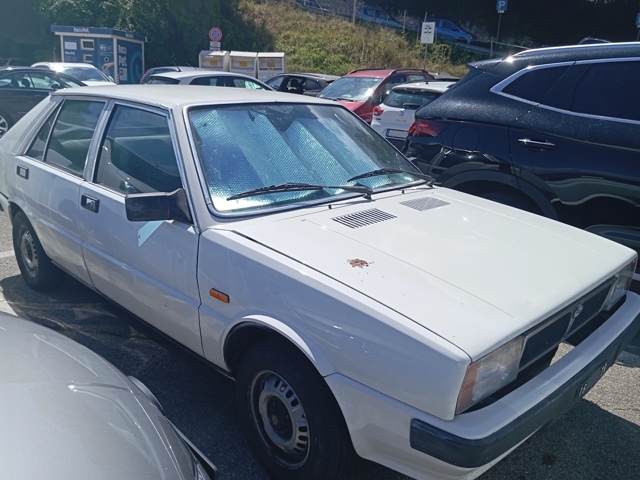 www.targhenere.net/gallery2/wp-content/uploads/2025/07/lancia_delta_1300_81_2_strabuzov_tn3091.jpg