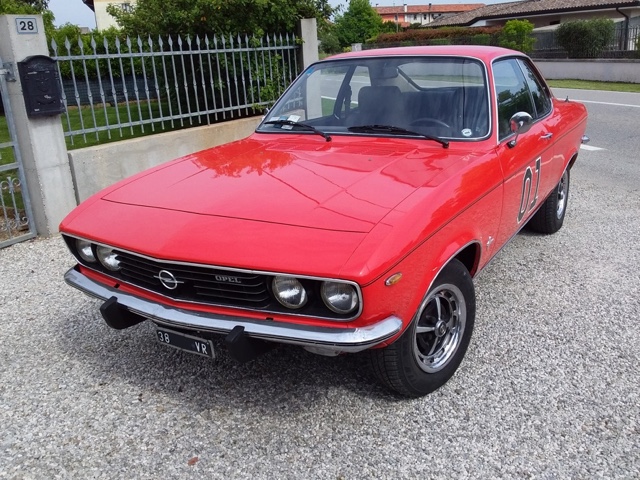 www.targhenere.net/gallery2/wp-content/uploads/2025/07/opel_manta_12_1974_2.jpg