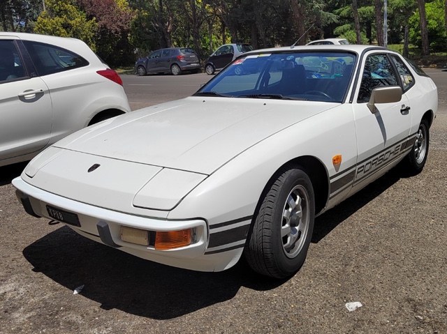www.targhenere.net/gallery2/wp-content/uploads/2025/07/porsche_924_tp18_02.jpg