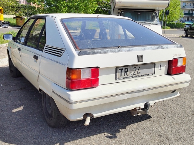 www.targhenere.net/gallery2/wp-content/uploads/2025/08/citroen_bx_tr24.jpg