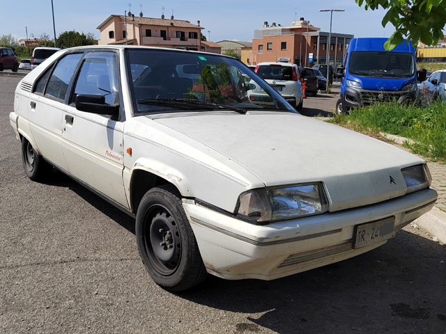 www.targhenere.net/gallery2/wp-content/uploads/2025/08/citroen_bx_tr24_01.jpg