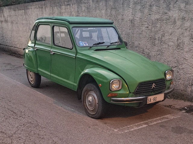 www.targhenere.net/gallery2/wp-content/uploads/2025/08/citroen_dyane_2.jpg