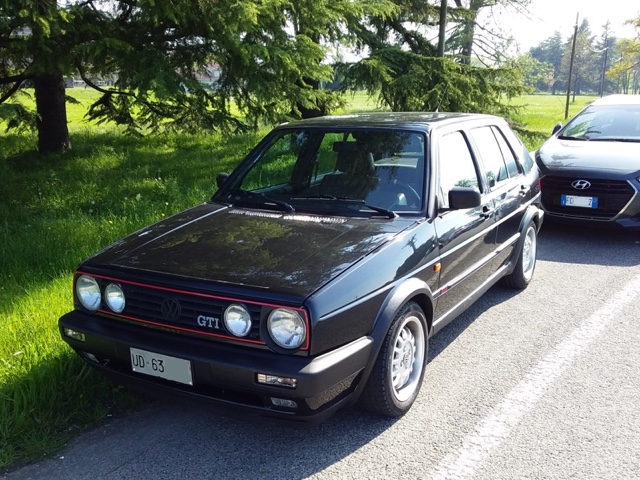 www.targhenere.net/gallery2/wp-content/uploads/2025/08/volkswagen_golf_gti_5p_1990_2.jpg