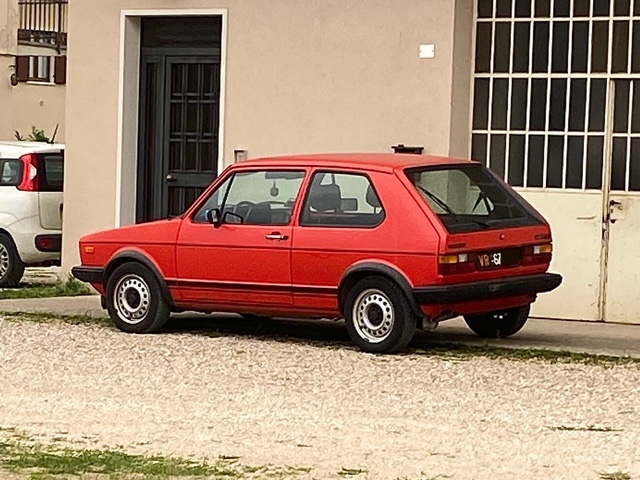 www.targhenere.net/gallery2/wp-content/uploads/2025/08/vw_golf_1800gti_vr67_foto1_teoperry_tn40952.jpg