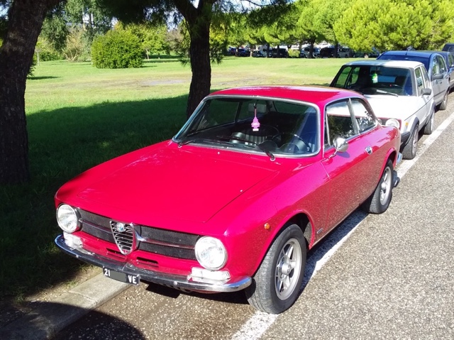 www.targhenere.net/gallery2/wp-content/uploads/2025/09/alfa_romeo_giulia_gt_1300_junior_1971_2_deltago_tn28109.jpg
