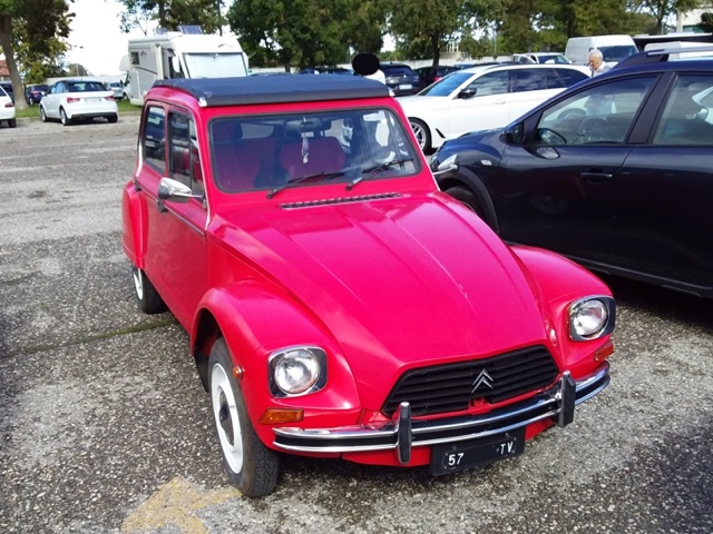www.targhenere.net/gallery2/wp-content/uploads/2025/09/citroen_dyane_6_1983_2.jpg