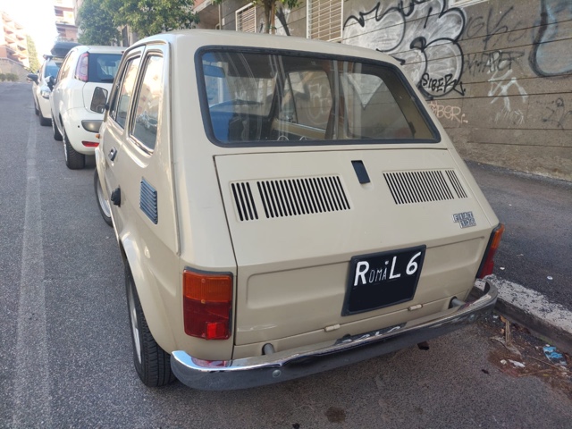 www.targhenere.net/gallery2/wp-content/uploads/2025/09/fiat126_bue_tn61970_02.jpg