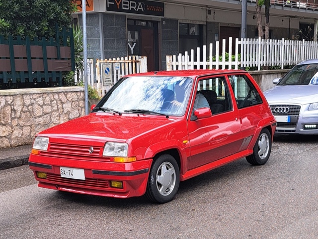 www.targhenere.net/gallery2/wp-content/uploads/2025/09/renault_5_2-1.jpg