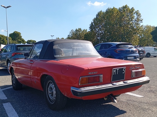 www.targhenere.net/gallery2/wp-content/uploads/2025/10/alfa_romeo_spider_1600_75_2_strabuzov_tn26530.jpg