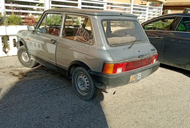 www.targhenere.net/gallery2/wp-content/uploads/2025/10/autobianchi_a112_elite_85_1_strabuzov_tn22132.jpg