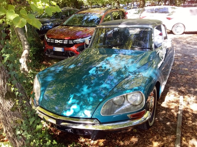 www.targhenere.net/gallery2/wp-content/uploads/2025/10/citroen_dsuper_5_1973_2.jpg