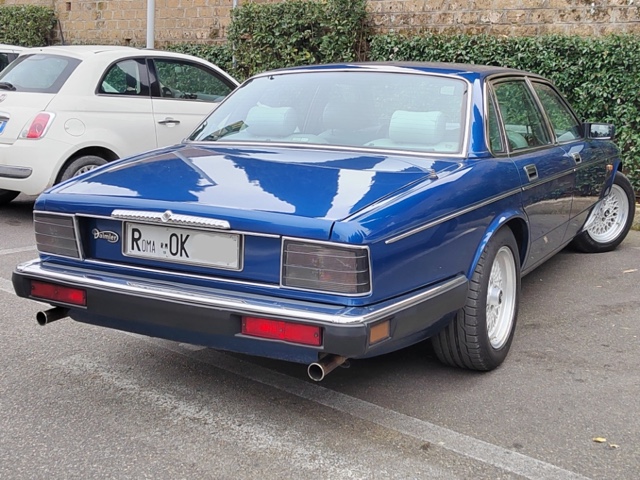 www.targhenere.net/gallery2/wp-content/uploads/2025/10/daimler_sovereign_rm0k_01.jpg