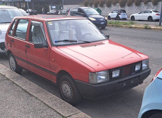 www.targhenere.net/gallery2/wp-content/uploads/2025/10/fiat_uno_2_3_argiuliasuper_tn47084.jpg