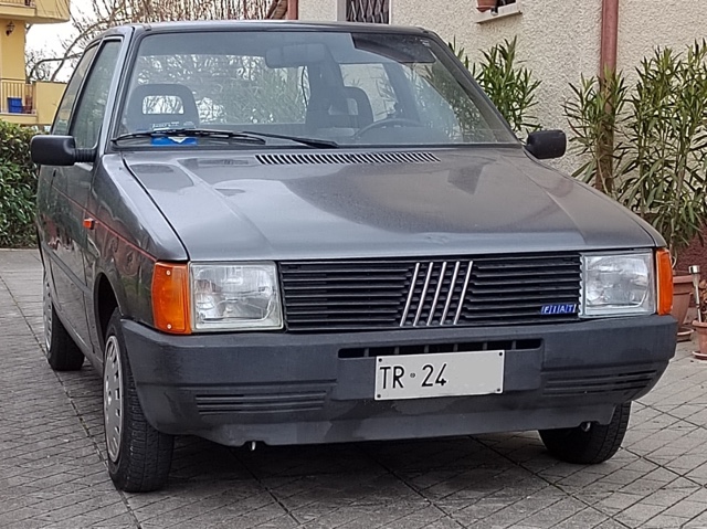 www.targhenere.net/gallery2/wp-content/uploads/2025/10/fiat_uno_tr24.jpg