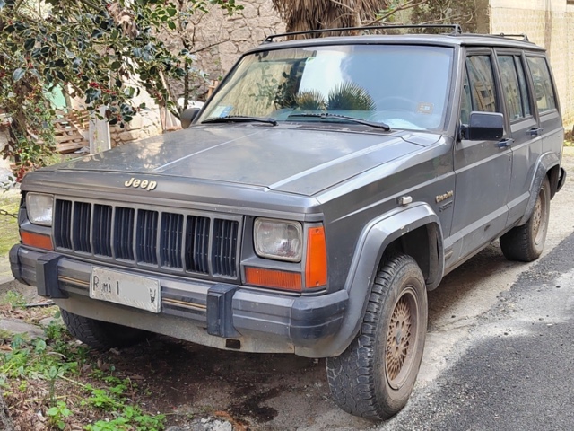 www.targhenere.net/gallery2/wp-content/uploads/2025/10/jeep_cherokee_rm1w1.jpg