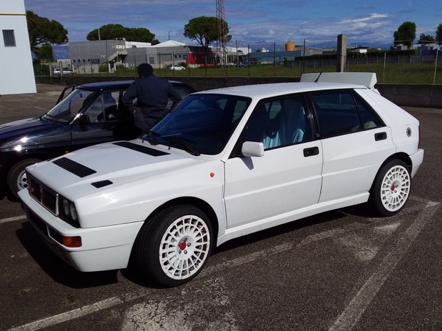 www.targhenere.net/gallery2/wp-content/uploads/2025/10/lancia_delta_hf_integrale_16v_evoluzione_1993_2.jpg