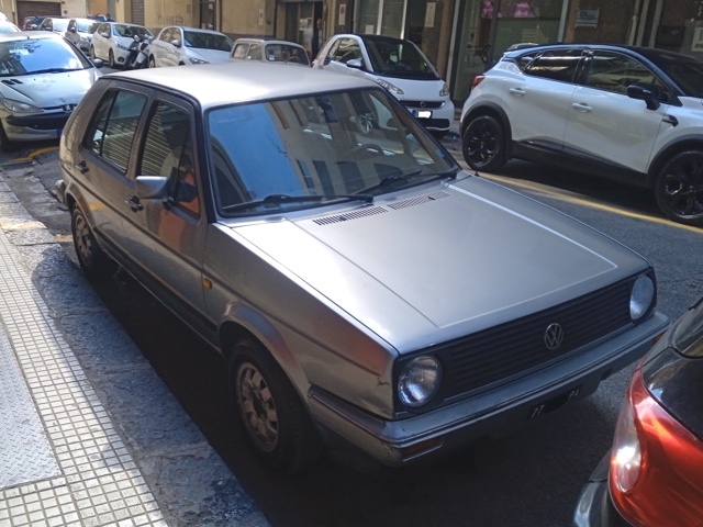 www.targhenere.net/gallery2/wp-content/uploads/2025/10/vw_golf_anteriore.jpg