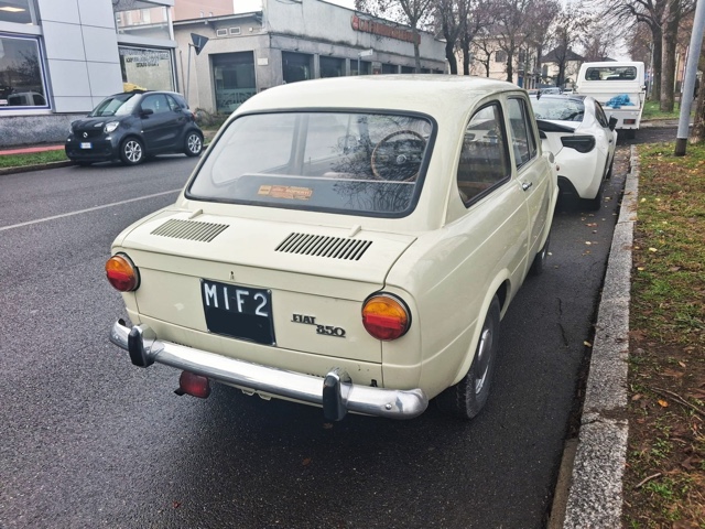 www.targhenere.net/gallery2/wp-content/uploads/2025/11/fiat850_alfa33_tn79801.jpg
