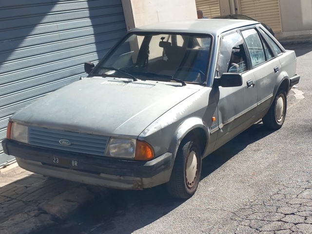 www.targhenere.net/gallery2/wp-content/uploads/2025/11/ford_escort_br23.jpg