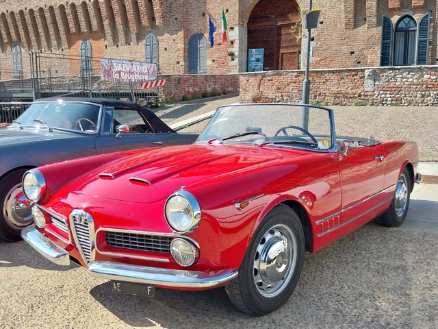www.targhenere.net/gallery2/wp-content/uploads/2026/01/alfaromeo2000spider_markino_tn24778_01.jpg