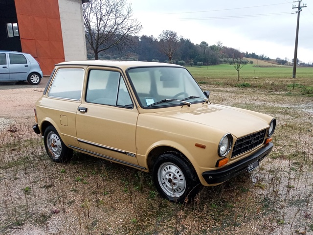 www.targhenere.net/gallery2/wp-content/uploads/2026/01/autobianchi_a112_e_76_2.jpg