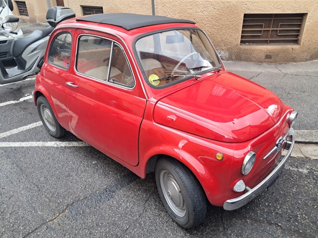 www.targhenere.net/gallery2/wp-content/uploads/2026/01/fiat_500_fronte_oinotna_tn65481.jpg