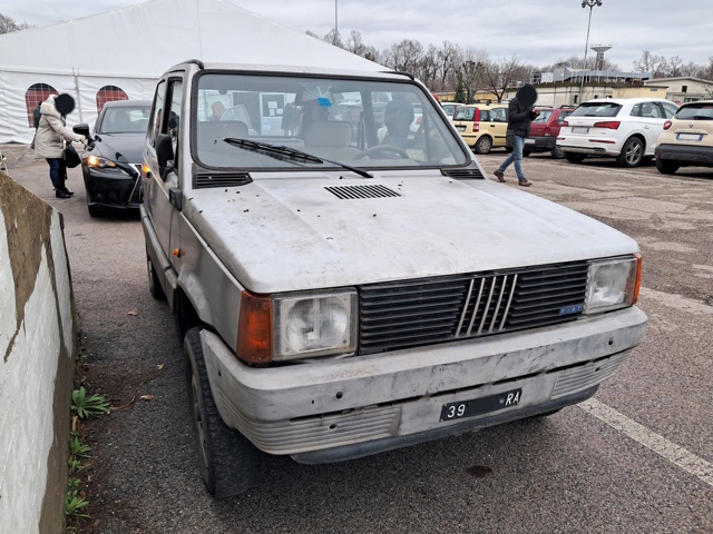 www.targhenere.net/gallery2/wp-content/uploads/2026/01/fiat_panda_fronte_oinotna_tn82322.jpg