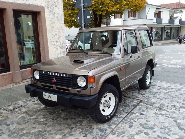 www.targhenere.net/gallery2/wp-content/uploads/2026/01/mitsubishi_pajero_turbo_intercooler_25_1990_2.jpg