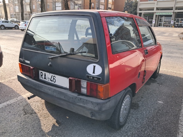 www.targhenere.net/gallery2/wp-content/uploads/2026/02/autobianchi_y10_retro_oinotna_tn79516.jpg