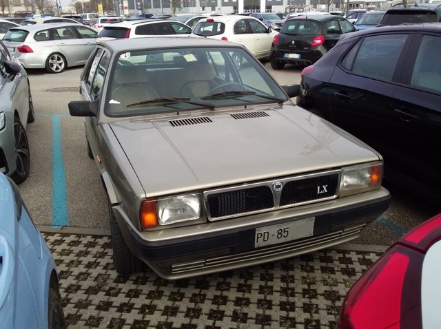 www.targhenere.net/gallery2/wp-content/uploads/2026/02/lancia_delta_lx_13_1987_2.jpg