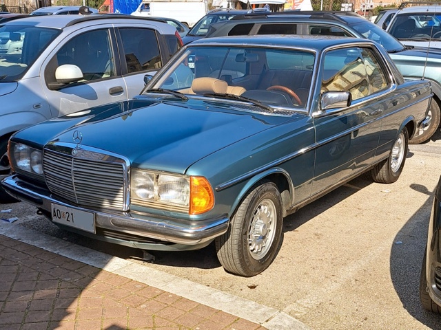 www.targhenere.net/gallery2/wp-content/uploads/2026/02/mercedes_280_ce_3.jpg
