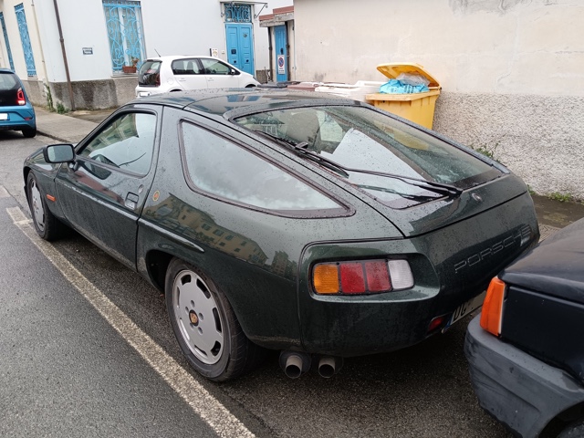 www.targhenere.net/gallery2/wp-content/uploads/2026/02/porsche_928_apr25_retro.jpg
